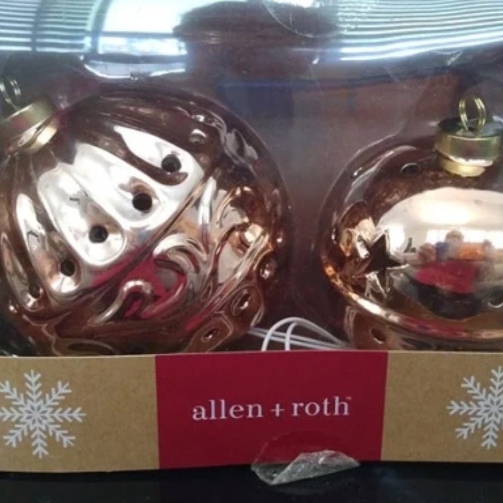 Allen and Roth gold light up ornament set